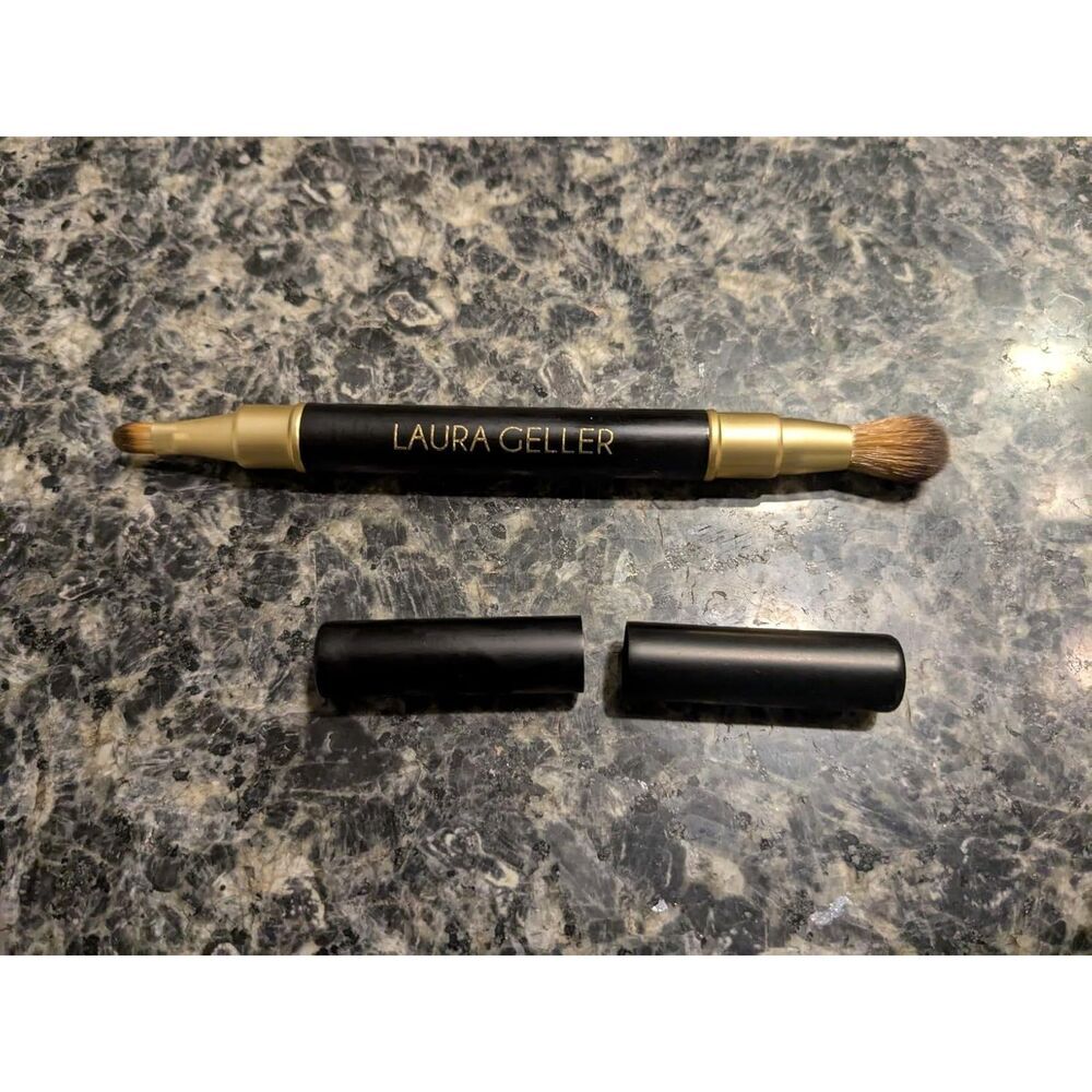 Laura Geller Travel Friendly Retractable Dual-Ended Two-in-One Makeup Brush